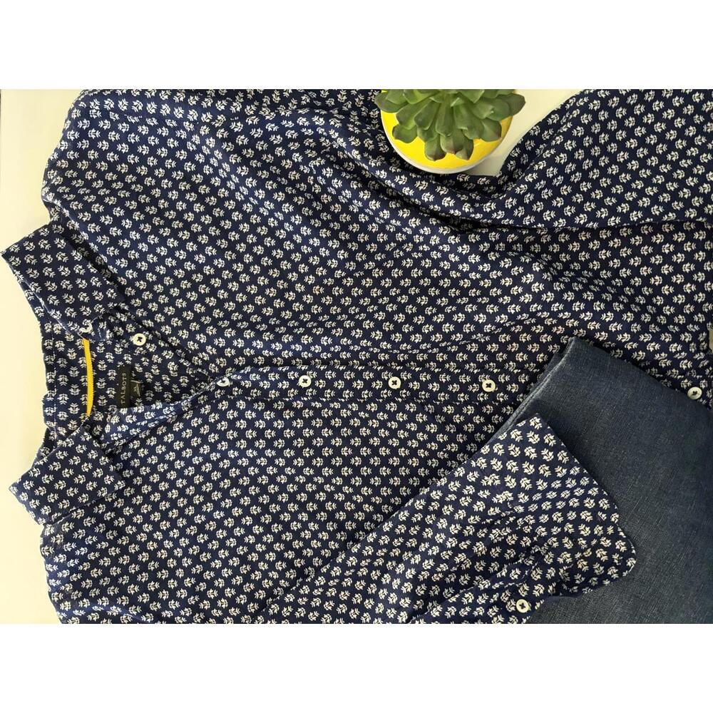 Talbot’s Women’s XL Navy Button Up, collar, lightweight